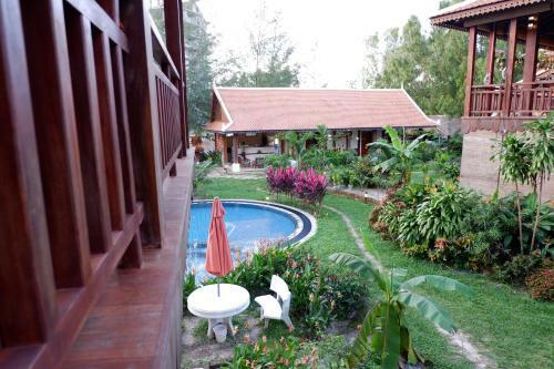 Hotel Samot Baitong Resort