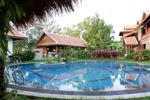 Hotel Samot Baitong Resort