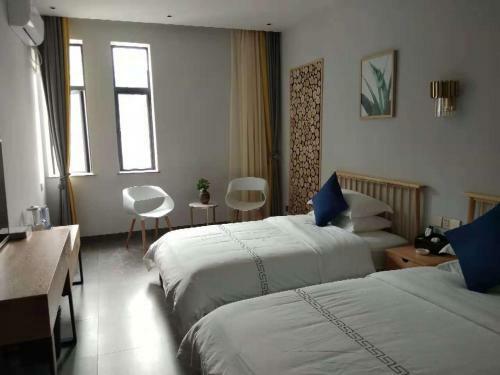 Hostal Xihai Guest House