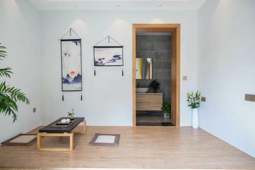 Hostal Xihai Guest House