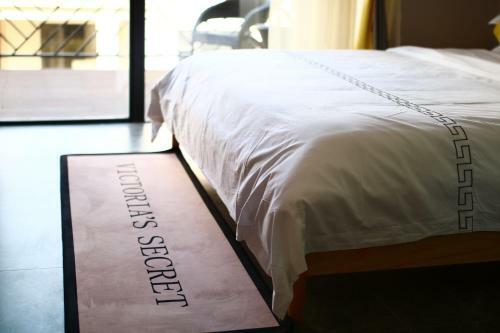 Hostal Xihai Guest House
