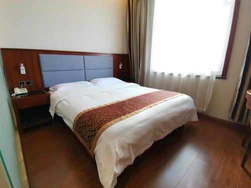 Beijing Gongmei Blue Peacock Business Hotel
