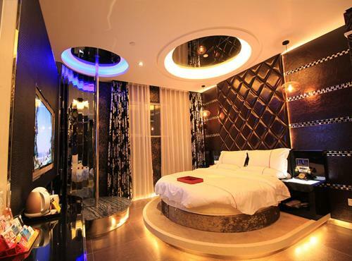 Crystal Theme Hotel