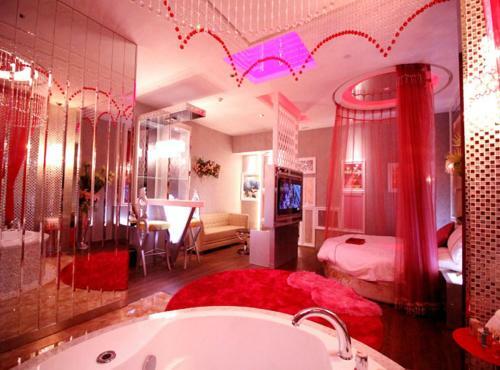Crystal Theme Hotel
