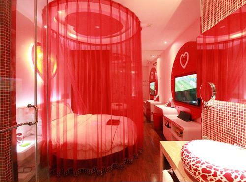 Crystal Theme Hotel