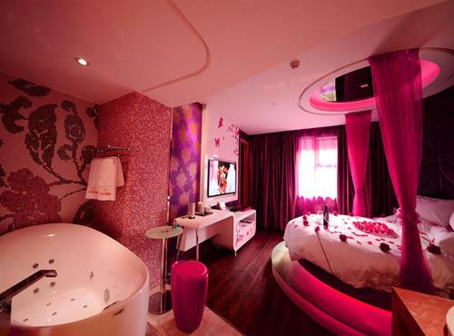 Crystal Theme Hotel