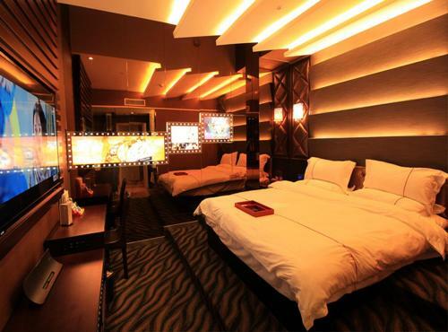 Crystal Theme Hotel