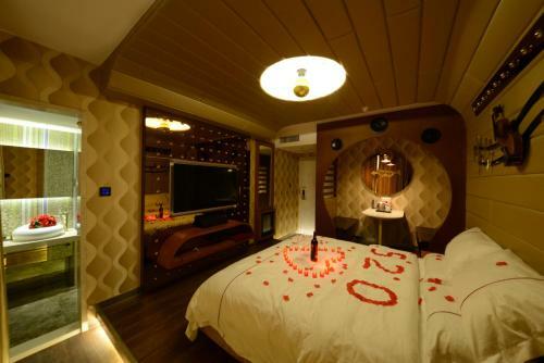 Crystal Theme Hotel