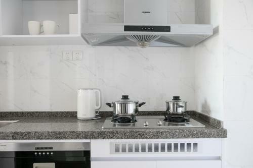 Laiwan Comingsoon East European Apartment