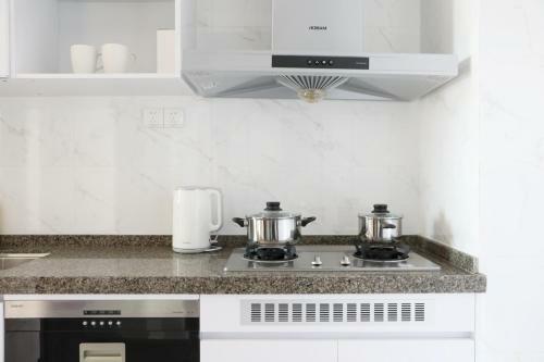 Laiwan Comingsoon East European Apartment