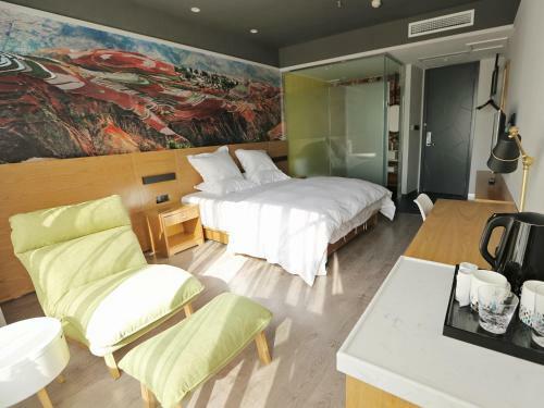 Pathfinder Chengdu Chasing Dream Hostel Chunxi Road Branch