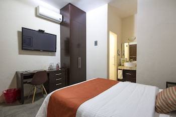Monteleon Hotel And Suites