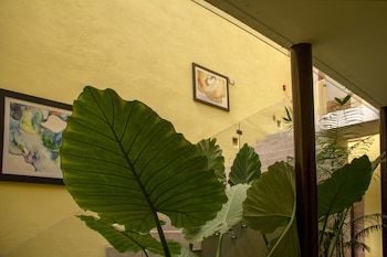 Monteleon Hotel And Suites