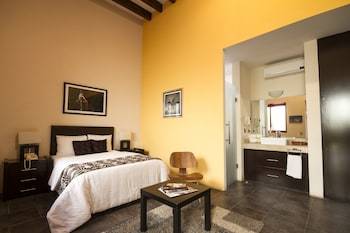 Monteleon Hotel And Suites