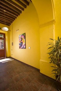 Monteleon Hotel And Suites