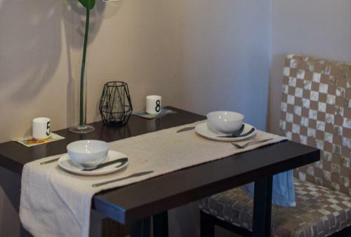 Hostal Timeless Series 2/ Guesthouse With Curved Panoramic Floor-to-ceiling Window