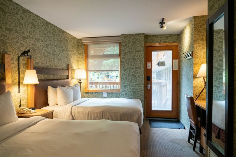 Fox Hotel And Suites