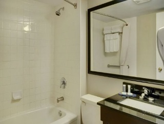 Hotel Travelodge Ottawa East
