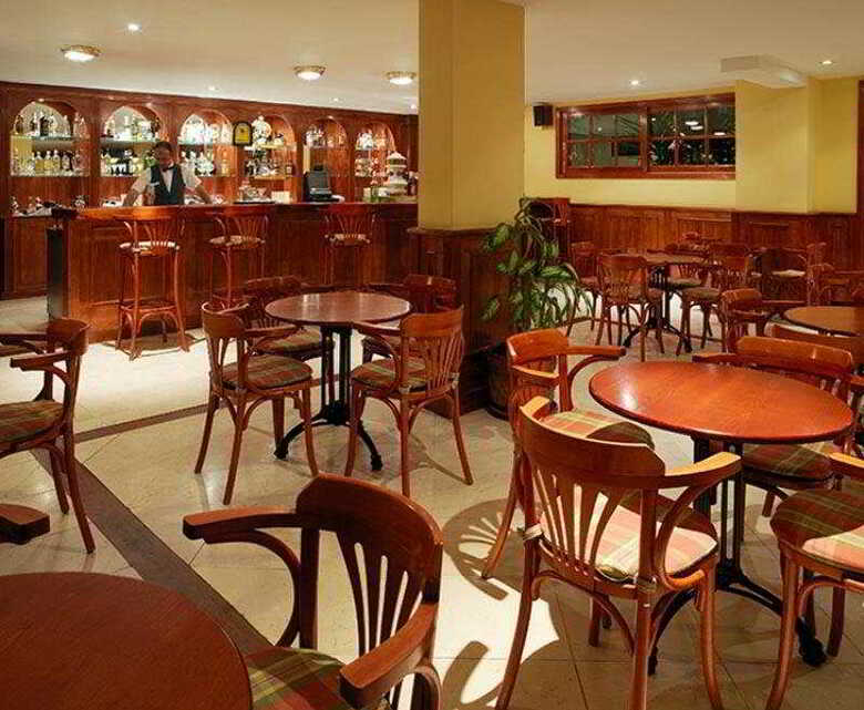 Aparthotel Parque De La Paz