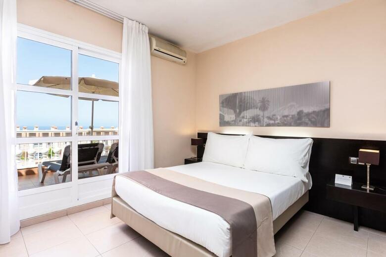 El Duque Aparthotel