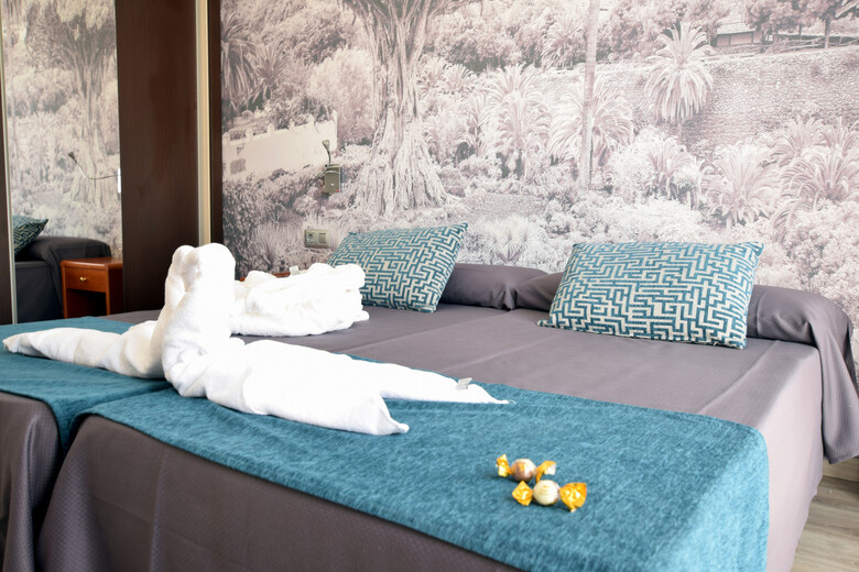 Hotel Adonis Plaza
