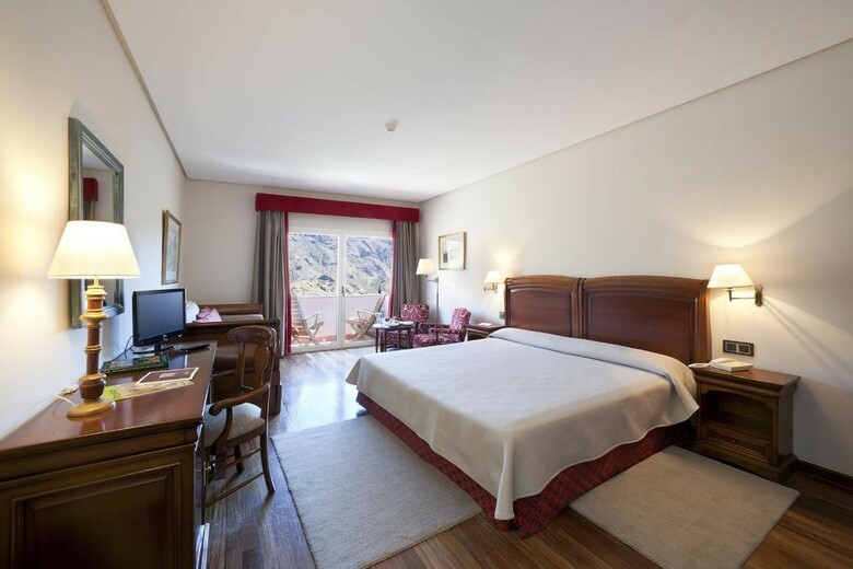 Hotel Parador De Ca�adas Del Teide