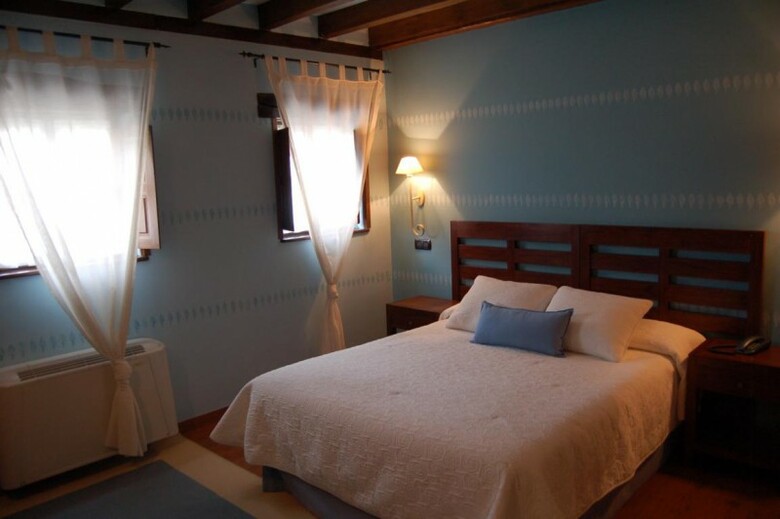 Hotel La Casona De Revolgo