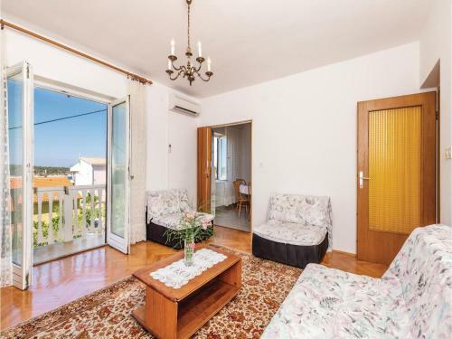 Three-bedroom Apartment In Barbat