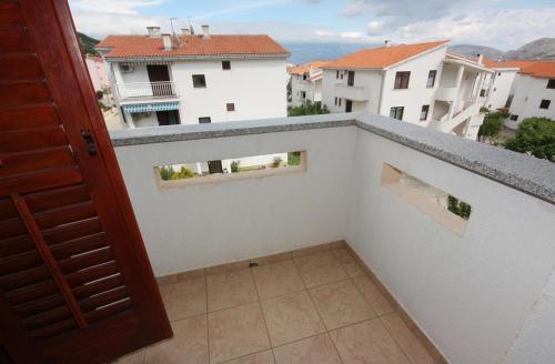 Apartments With A Swimming Pool Baska (krk) - 5354