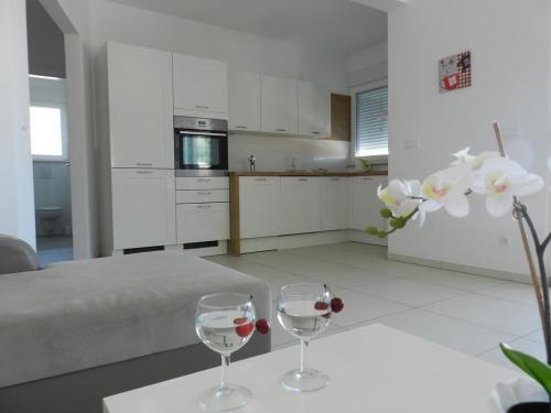 Apartments With A Parking Space Baska Voda (Makarska) - 15214