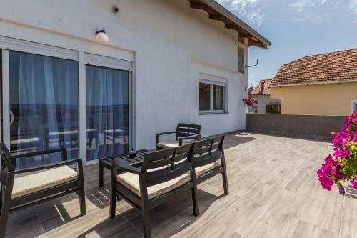 Hostal Topalli Apartments