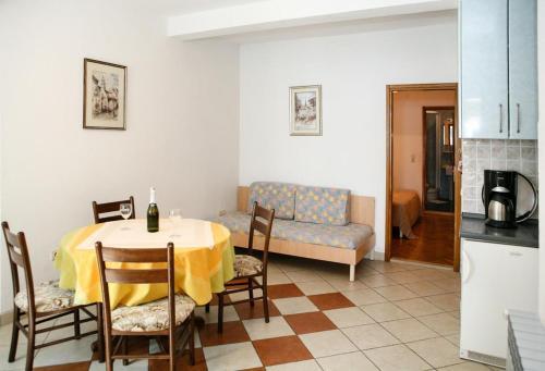 Apartments By The Sea Brela (Makarska) - 13052