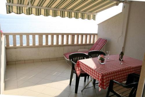 Apartments By The Sea Brela (Makarska) - 13052