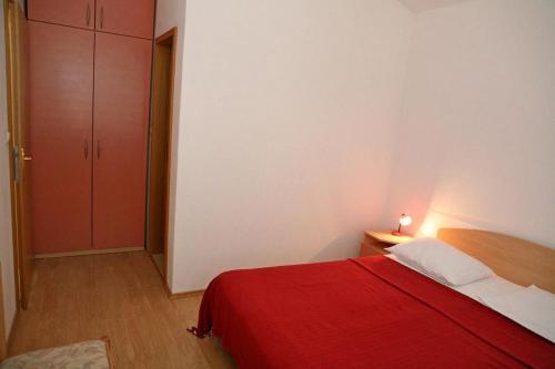 Apartments By The Sea Brela (Makarska) - 13052