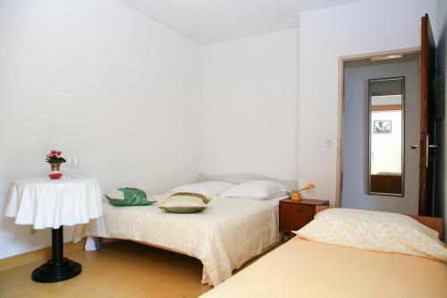 Apartments By The Sea Brela (Makarska) - 13052