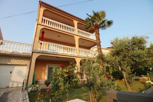 Apartment Nikol