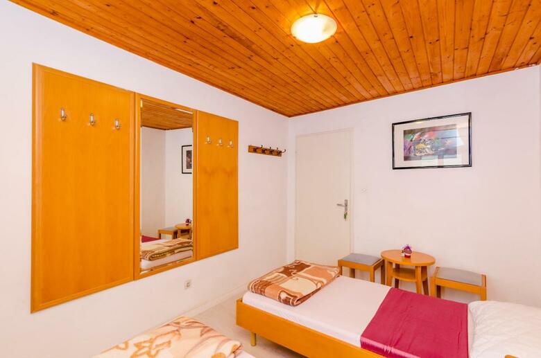 Hostal Rooms Jozomare