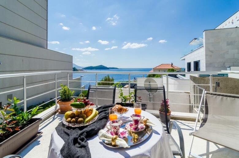 Hostal Apartment & Room Lady O