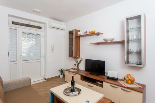 Apartments Gravosa