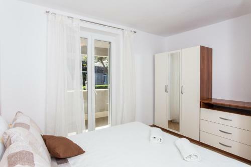 Apartments Gravosa