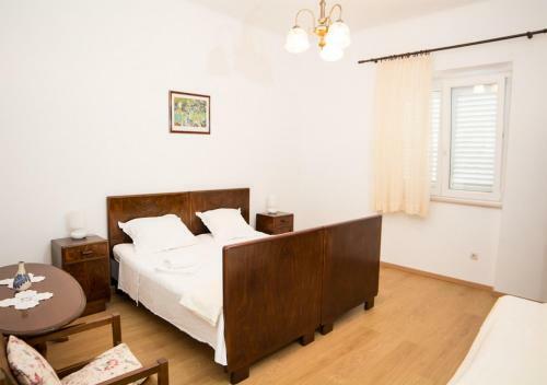 Apartments Bungevilla