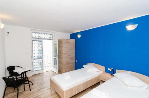 Apartments And Rooms With Wifi Dubrovnik - 11145