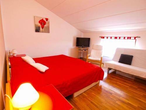 Apartments Orange 994