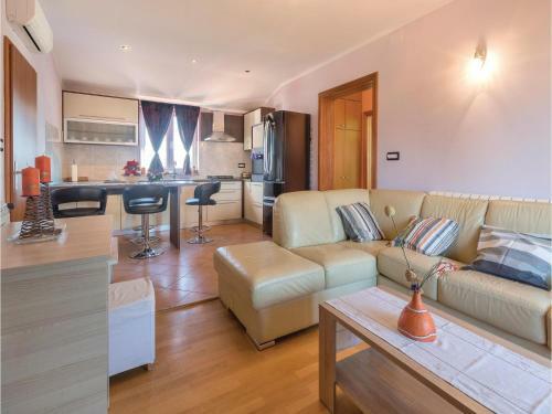 Five-bedroom Holiday Home In Fazana