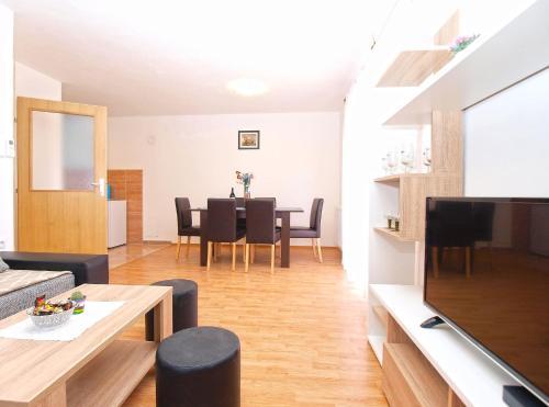 Apartments Mala Vala 1332