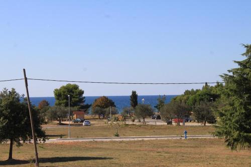 Apartments With A Parking Space Fazana - 7205