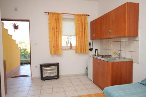 Apartments With A Parking Space Fazana - 7396