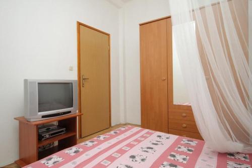 Apartments With A Parking Space Fazana - 7396