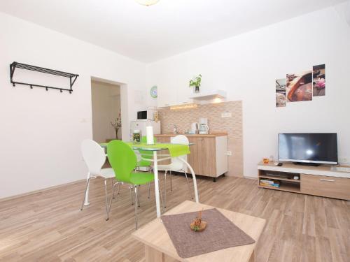 Apartments Suzana 1403