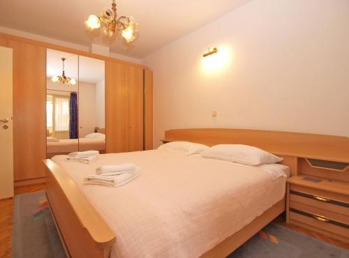 Apartments Josip 1544